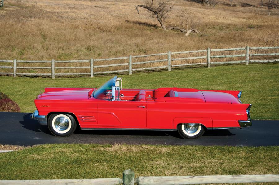  Lincoln Continental Mark V Convertible 1960 года  (фото 25 из 60)